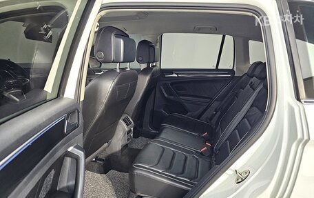 Volkswagen Tiguan II, 2022 год, 3 180 000 рублей, 9 фотография