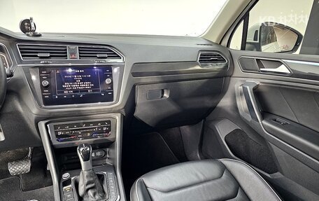 Volkswagen Tiguan II, 2022 год, 3 180 000 рублей, 10 фотография