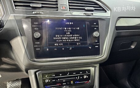 Volkswagen Tiguan II, 2022 год, 3 180 000 рублей, 13 фотография