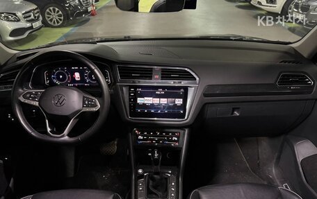 Volkswagen Tiguan II, 2022 год, 3 000 000 рублей, 6 фотография