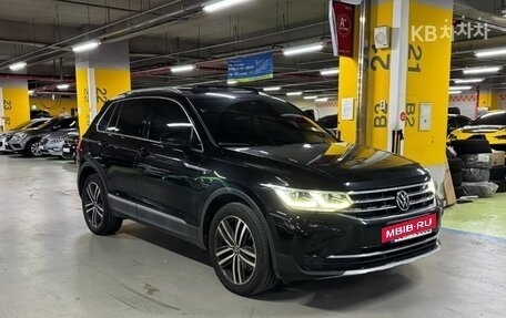Volkswagen Tiguan II, 2022 год, 3 000 000 рублей, 2 фотография