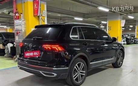 Volkswagen Tiguan II, 2022 год, 3 000 000 рублей, 3 фотография