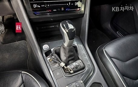 Volkswagen Tiguan II, 2022 год, 3 180 000 рублей, 14 фотография