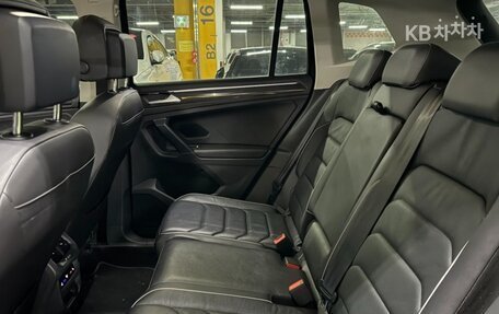 Volkswagen Tiguan II, 2022 год, 3 000 000 рублей, 15 фотография