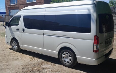 Toyota HiAce H200, 2022 год, 4 850 000 рублей, 2 фотография