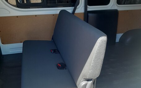 Toyota HiAce H200, 2022 год, 4 850 000 рублей, 5 фотография