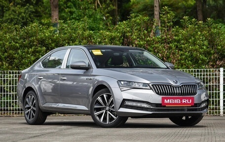 Skoda Superb III рестайлинг, 2025 год, 3 380 000 рублей, 3 фотография