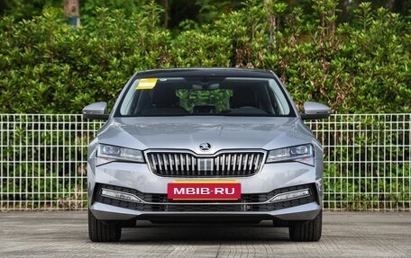 Skoda Superb III рестайлинг, 2025 год, 3 380 000 рублей, 2 фотография