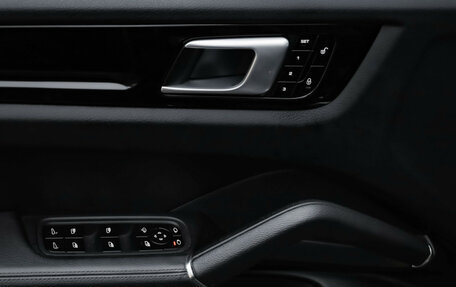 Porsche Cayenne III, 2018 год, 5 800 000 рублей, 25 фотография