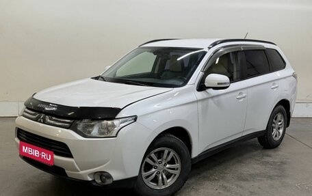 Mitsubishi Outlander III рестайлинг 3, 2012 год, 1 099 000 рублей, 1 фотография