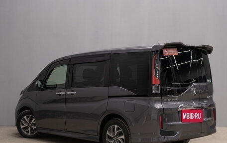 Honda Stepwgn IV, 2017 год, 1 999 000 рублей, 4 фотография