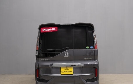 Honda Stepwgn IV, 2017 год, 1 999 000 рублей, 5 фотография