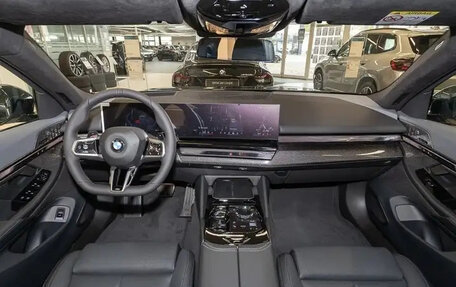 BMW 5 серия, 2025 год, 16 200 000 рублей, 5 фотография