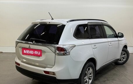 Mitsubishi Outlander III рестайлинг 3, 2012 год, 1 099 000 рублей, 2 фотография