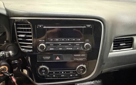 Mitsubishi Outlander III рестайлинг 3, 2012 год, 1 099 000 рублей, 8 фотография