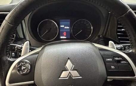 Mitsubishi Outlander III рестайлинг 3, 2012 год, 1 099 000 рублей, 9 фотография