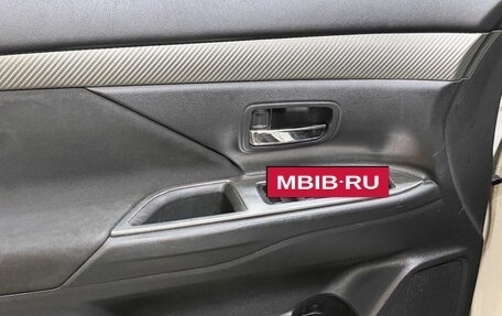Mitsubishi Outlander III рестайлинг 3, 2012 год, 1 099 000 рублей, 12 фотография