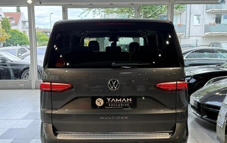 Volkswagen Multivan, 2022 год, 4 950 000 рублей, 6 фотография