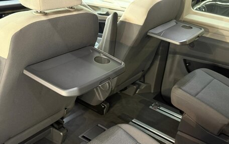 Volkswagen Multivan, 2022 год, 4 950 000 рублей, 25 фотография