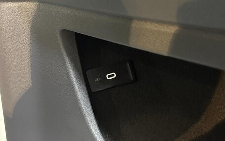 Volkswagen Multivan, 2022 год, 4 950 000 рублей, 26 фотография