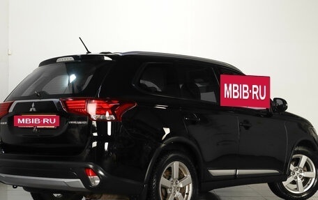 Mitsubishi Outlander III рестайлинг 3, 2016 год, 1 649 000 рублей, 4 фотография