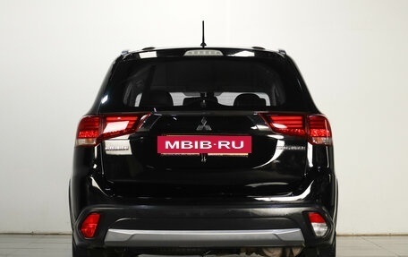 Mitsubishi Outlander III рестайлинг 3, 2016 год, 1 649 000 рублей, 5 фотография