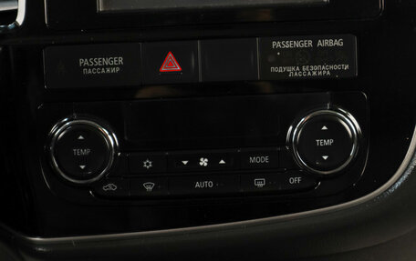 Mitsubishi Outlander III рестайлинг 3, 2016 год, 1 649 000 рублей, 16 фотография