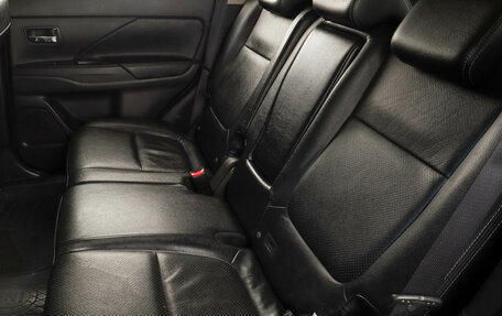 Mitsubishi Outlander III рестайлинг 3, 2016 год, 1 649 000 рублей, 22 фотография