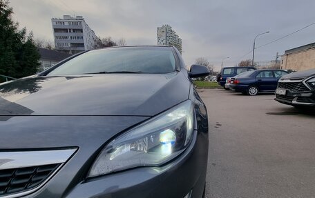 Opel Astra J, 2011 год, 735 000 рублей, 2 фотография