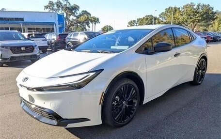 Toyota Prius IV XW50, 2025 год, 4 302 000 рублей, 2 фотография