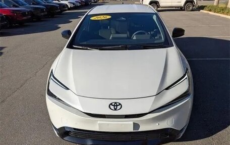 Toyota Prius IV XW50, 2025 год, 4 302 000 рублей, 4 фотография
