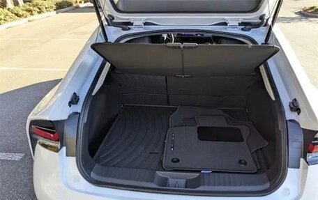 Toyota Prius IV XW50, 2025 год, 4 302 000 рублей, 11 фотография