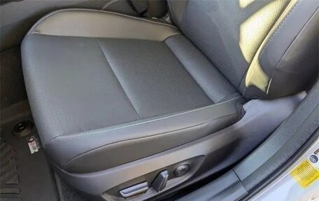 Toyota Prius IV XW50, 2025 год, 4 302 000 рублей, 20 фотография