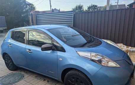 Nissan Leaf I, 2015 год, 646 000 рублей, 2 фотография