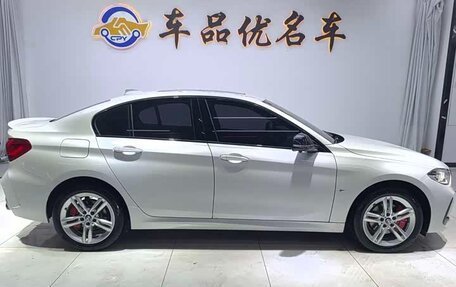 BMW 1 серия, 2022 год, 1 900 000 рублей, 3 фотография