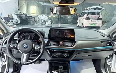 BMW 1 серия, 2022 год, 1 900 000 рублей, 6 фотография