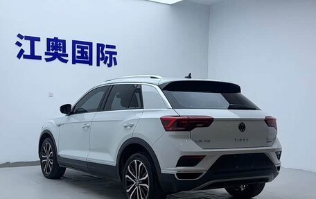 Volkswagen T-Roc I, 2022 год, 2 480 010 рублей, 3 фотография