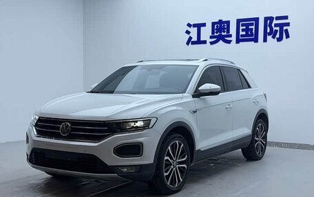 Volkswagen T-Roc I, 2022 год, 2 480 010 рублей, 2 фотография