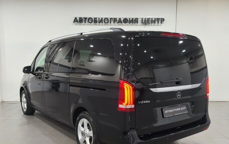 Mercedes-Benz V-Класс, 2017 год, 3 890 000 рублей, 6 фотография