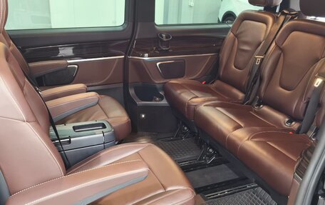 Mercedes-Benz V-Класс, 2017 год, 3 890 000 рублей, 24 фотография