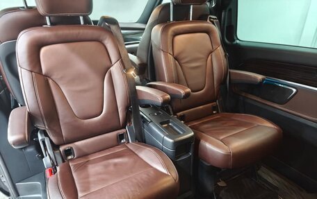 Mercedes-Benz V-Класс, 2017 год, 3 890 000 рублей, 26 фотография