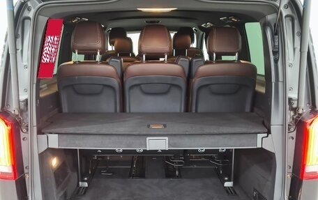 Mercedes-Benz V-Класс, 2017 год, 3 890 000 рублей, 29 фотография