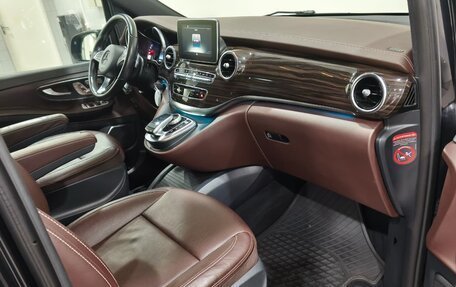 Mercedes-Benz V-Класс, 2017 год, 3 890 000 рублей, 39 фотография