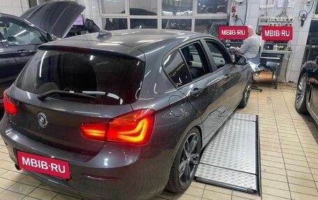 BMW 1 серия, 2018 год, 1 950 000 рублей, 2 фотография