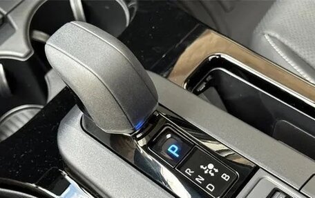 Toyota Prius IV XW50, 2025 год, 4 489 000 рублей, 15 фотография