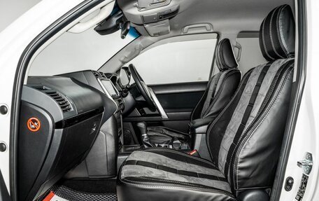 Toyota Land Cruiser Prado 150 рестайлинг 2, 2019 год, 4 400 000 рублей, 6 фотография