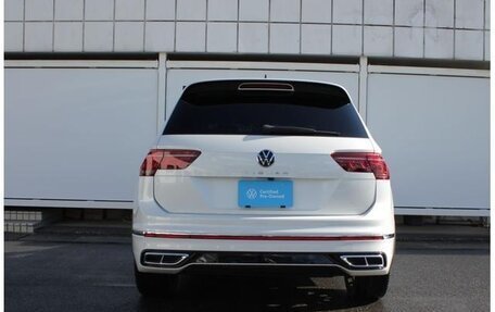 Volkswagen Tiguan II, 2022 год, 1 950 000 рублей, 4 фотография