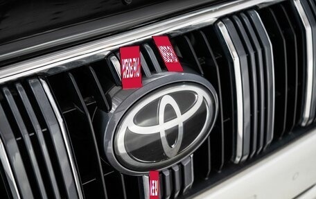 Toyota Land Cruiser Prado 150 рестайлинг 2, 2019 год, 4 400 000 рублей, 18 фотография