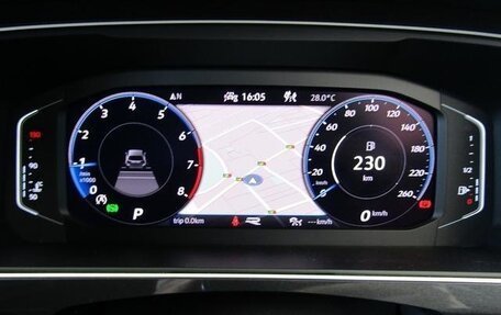 Volkswagen Tiguan II, 2022 год, 1 950 000 рублей, 10 фотография