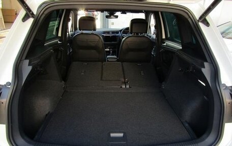 Volkswagen Tiguan II, 2022 год, 1 950 000 рублей, 16 фотография